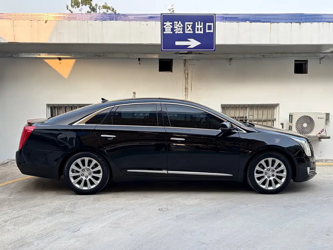 Cadillac XTS 2013 2013 28T Luxury