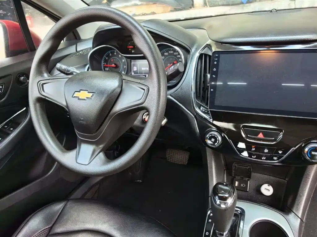 Chevrolet Cruze 2018 320 Automatic Pioneer Sunroof Edition фото 10