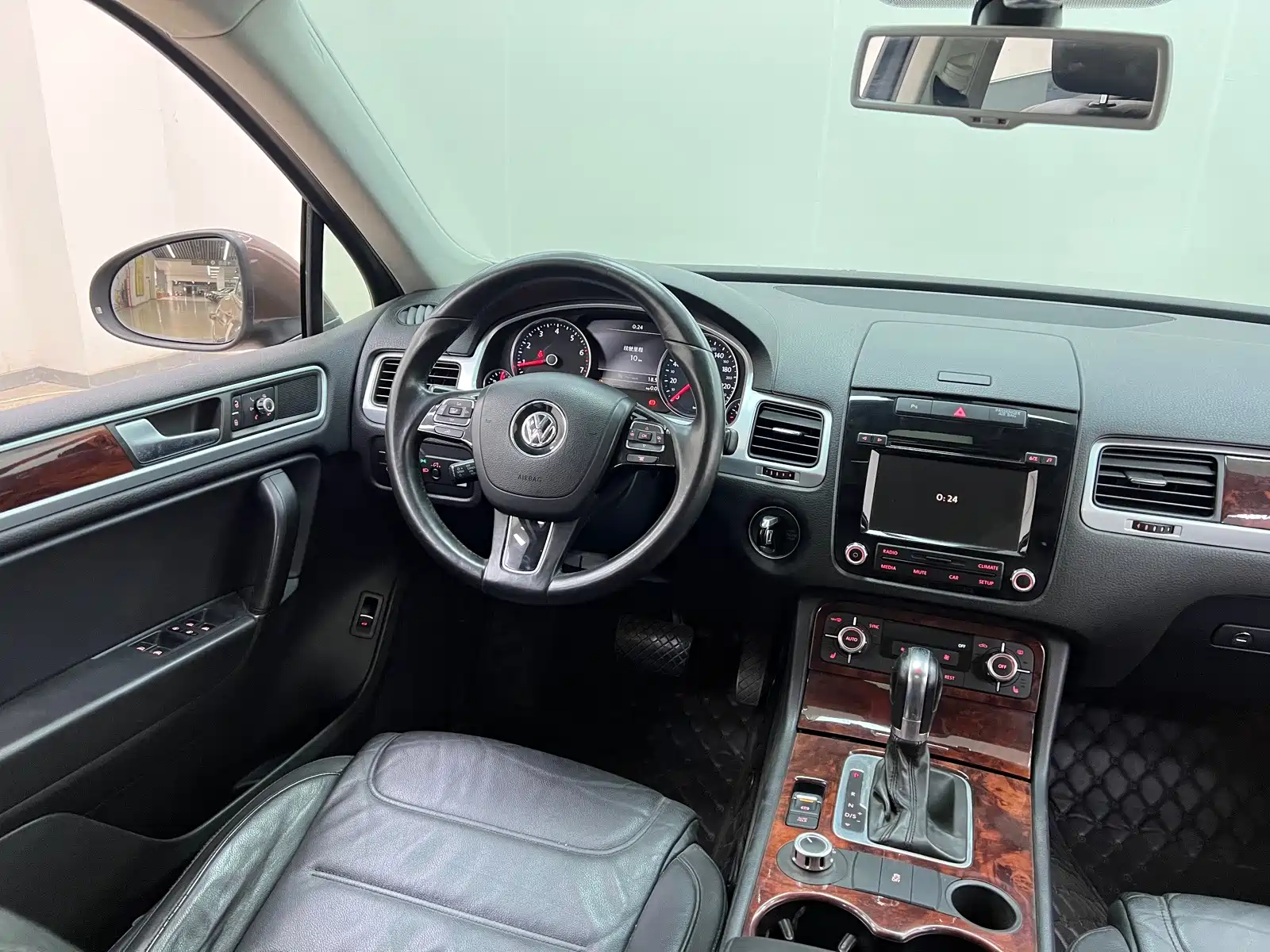 Фото 23 - Volkswagen Touareg