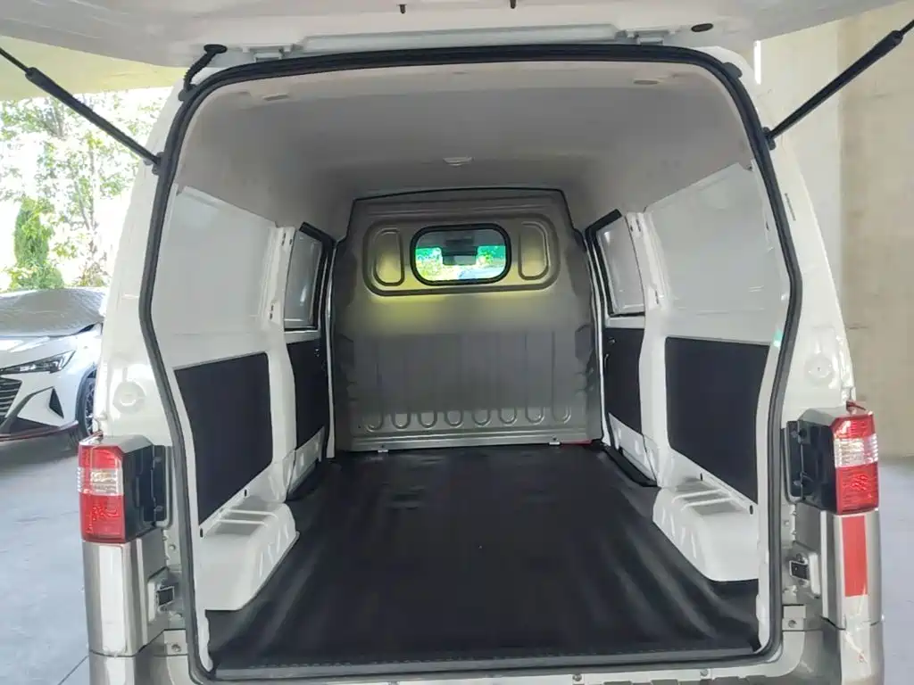 Jinbei Little Sea Lion X30 2025 2023 1.5L Fortune Van 2/5 Seats Non-AC SWC15M