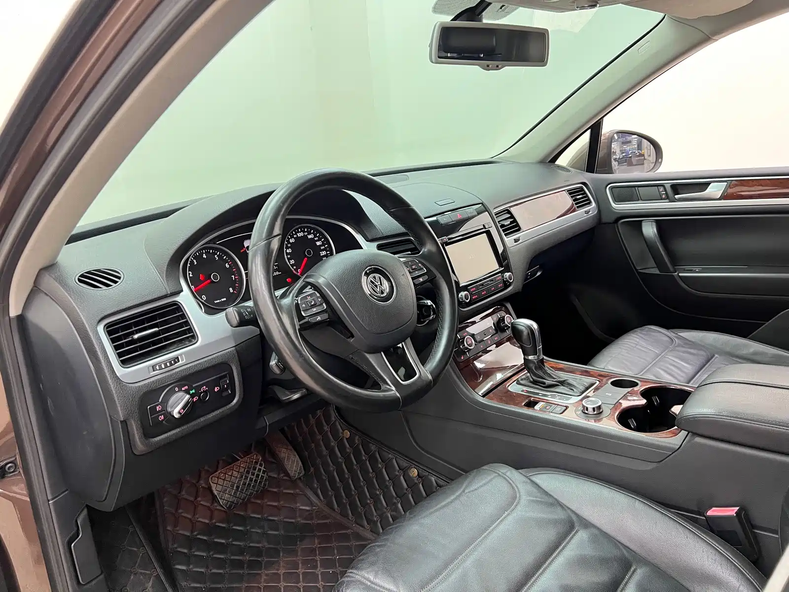Фото 16 - Volkswagen Touareg