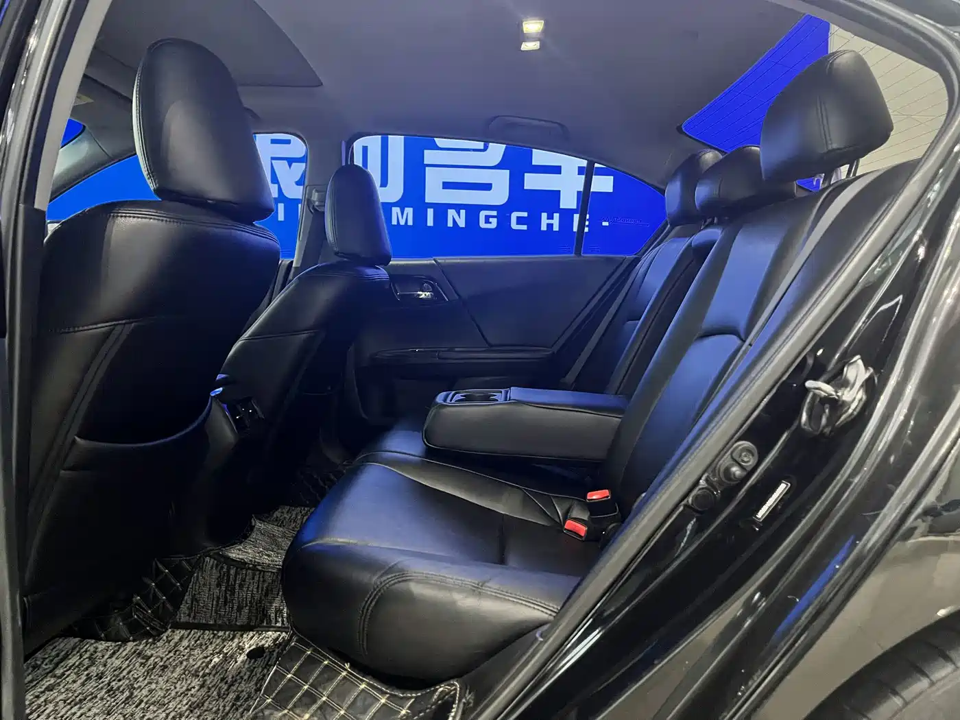 Фото 6 - Honda Accord