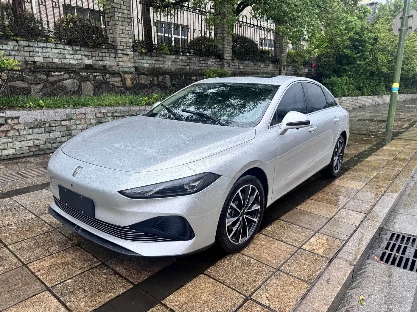 Roewe D7 2025 2025 DMH 125km World Champion Edition
