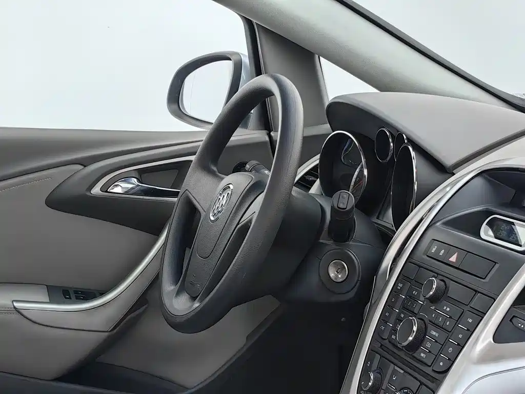 Фото 22 - Buick Excelle