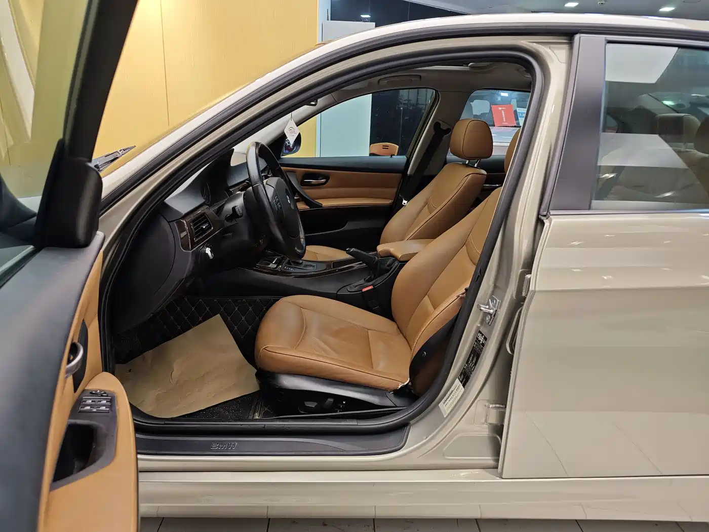 BMW 3 Series 2011 320i Fashion фото 13