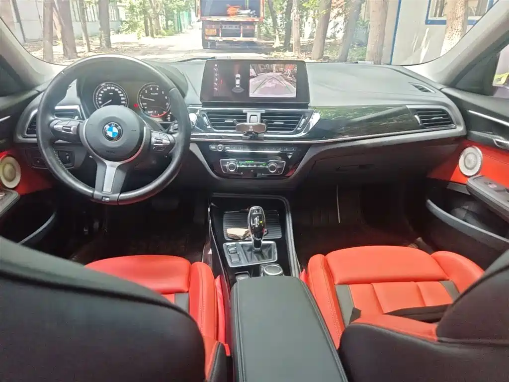 BMW 1 Series 2022 125i M Sport Shadow Edition фото 10