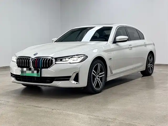 BMW 5 Series New Energy 2022 535Le Luxury Package — фото 1