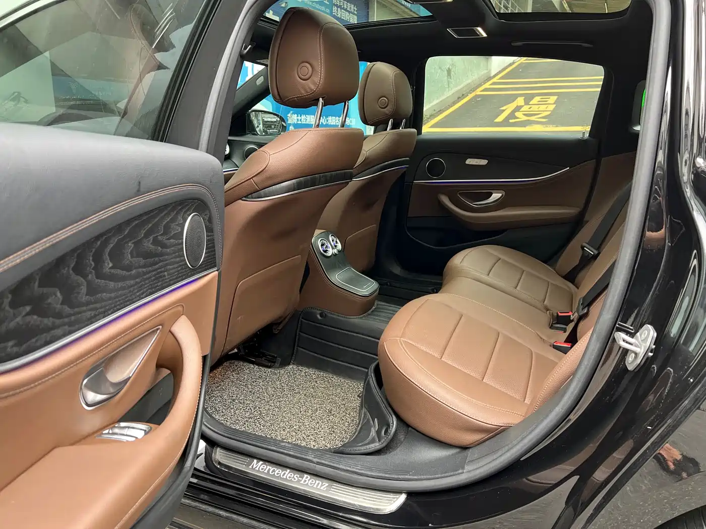 Mercedes-Benz E-Class New Energy 2023 E 350 e L Plug-in Hybrid Sport Sedan фото 13