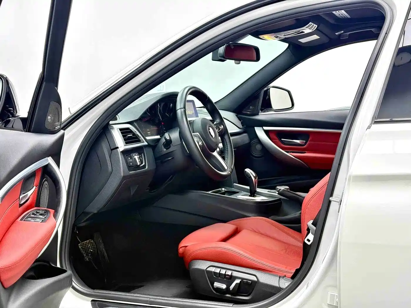 Photo 7 - BMW 3 Series