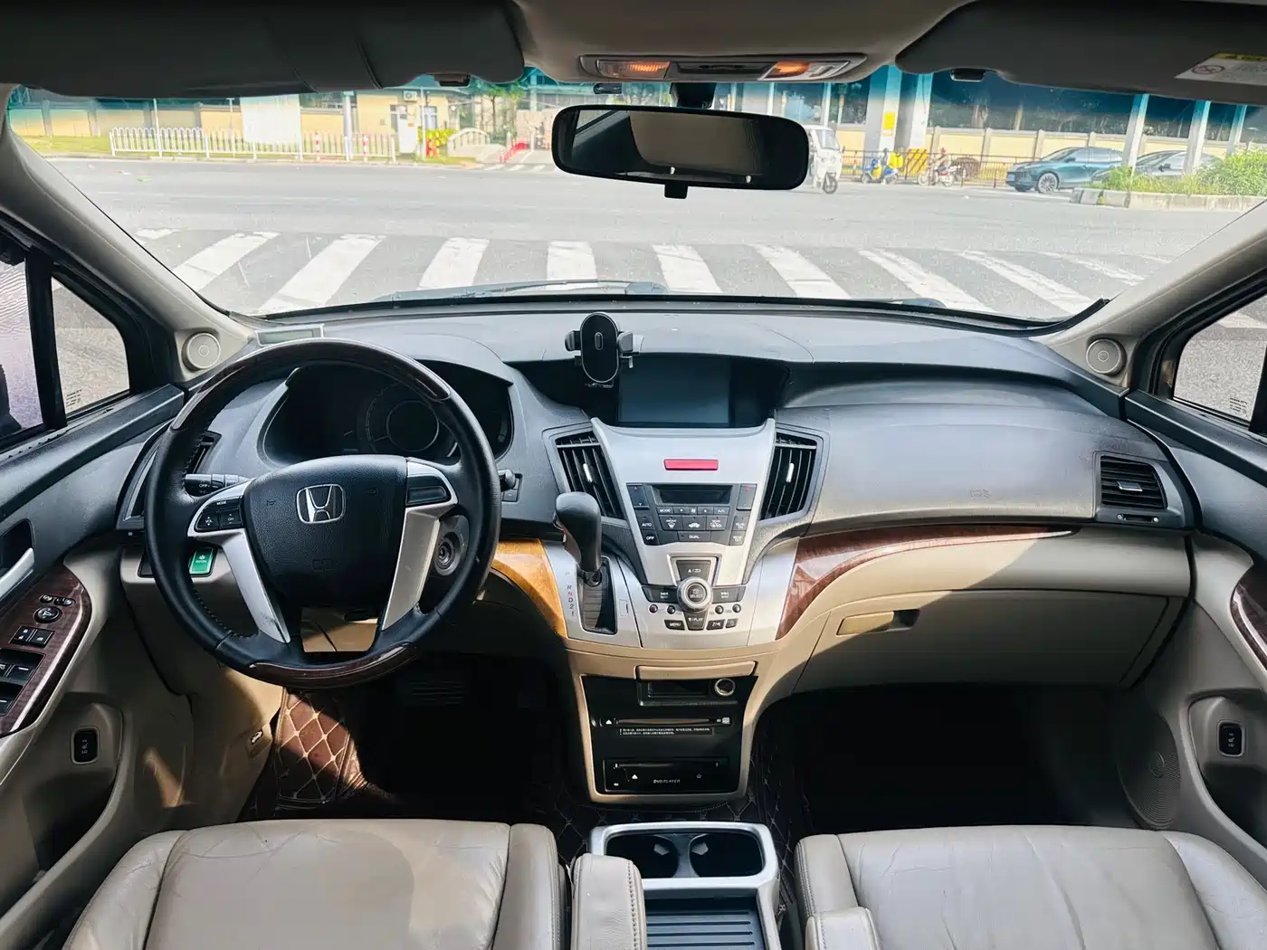 Фото 9 - Honda Odyssey