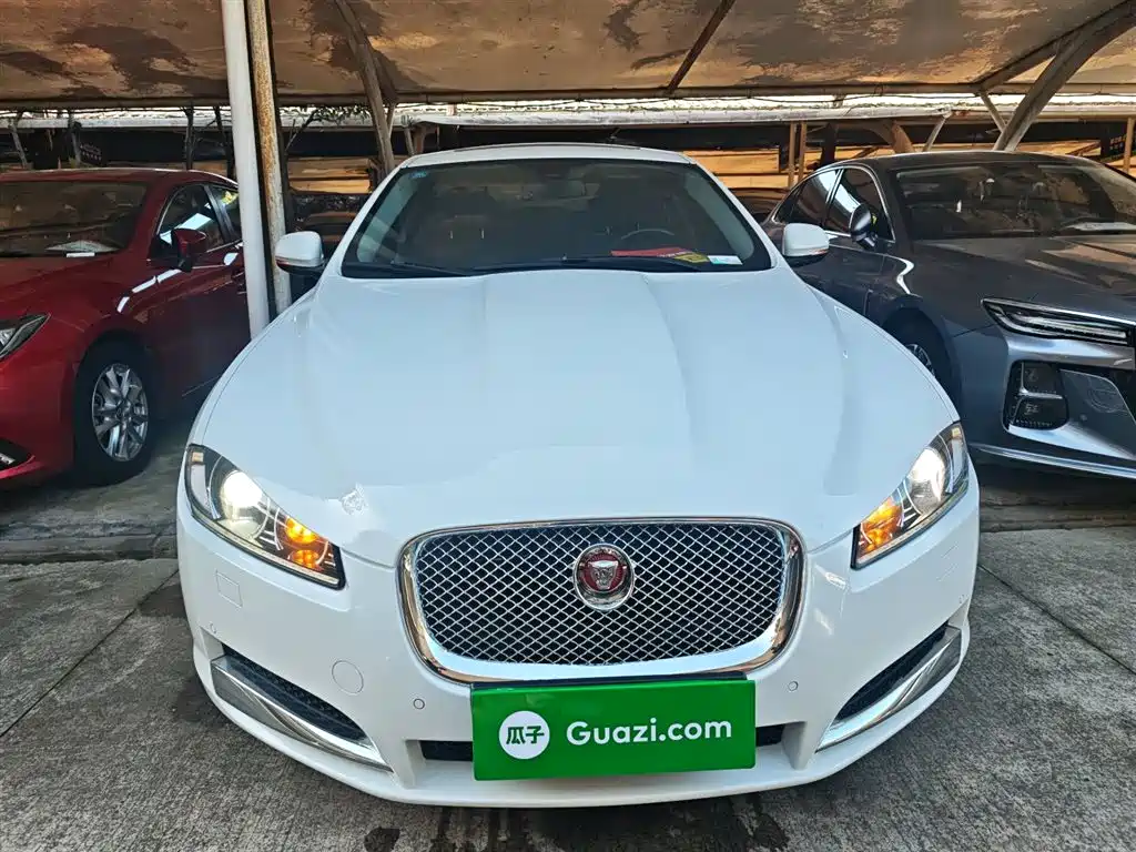Jaguar XF 2015 2015 XF 2.0T Luxury Edition
