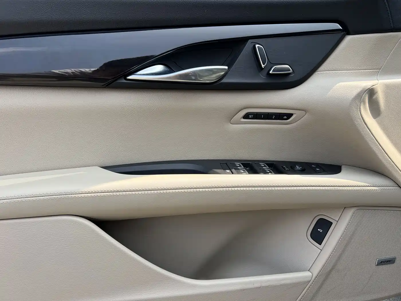 Photo 10 - Cadillac CT6