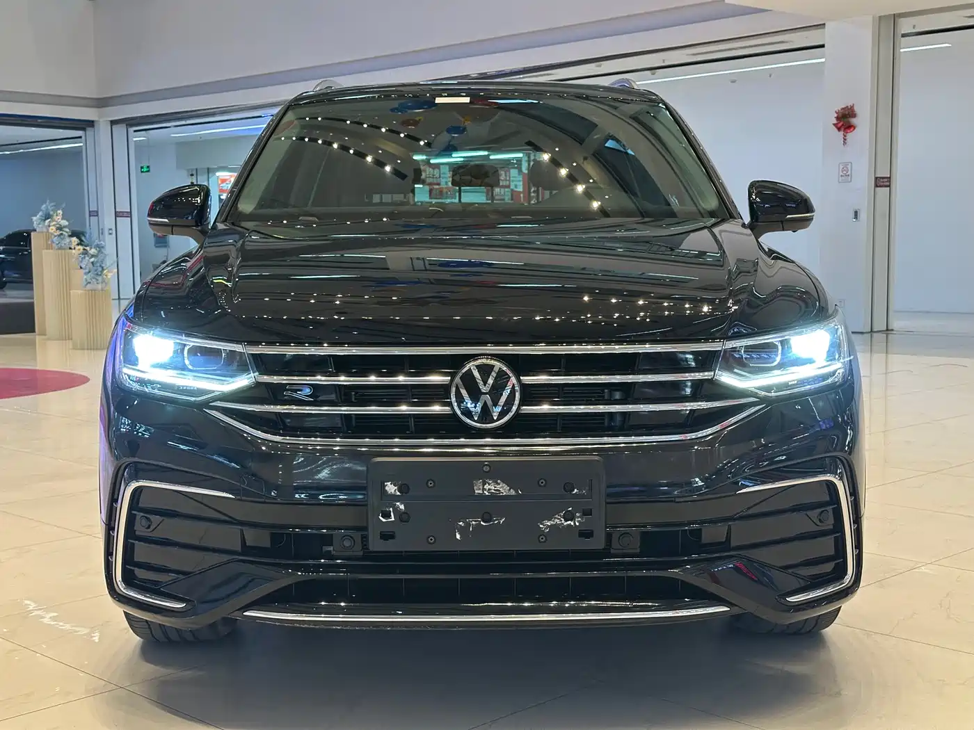 Volkswagen Tiguan L 2023 330TSI Auto 2WD R-Line Premium Edition фото 2