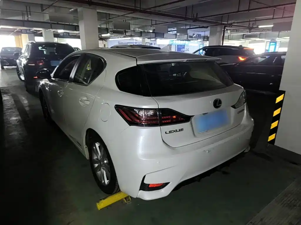 Lexus CT 2017 2014 CT200h Elite Monochrome