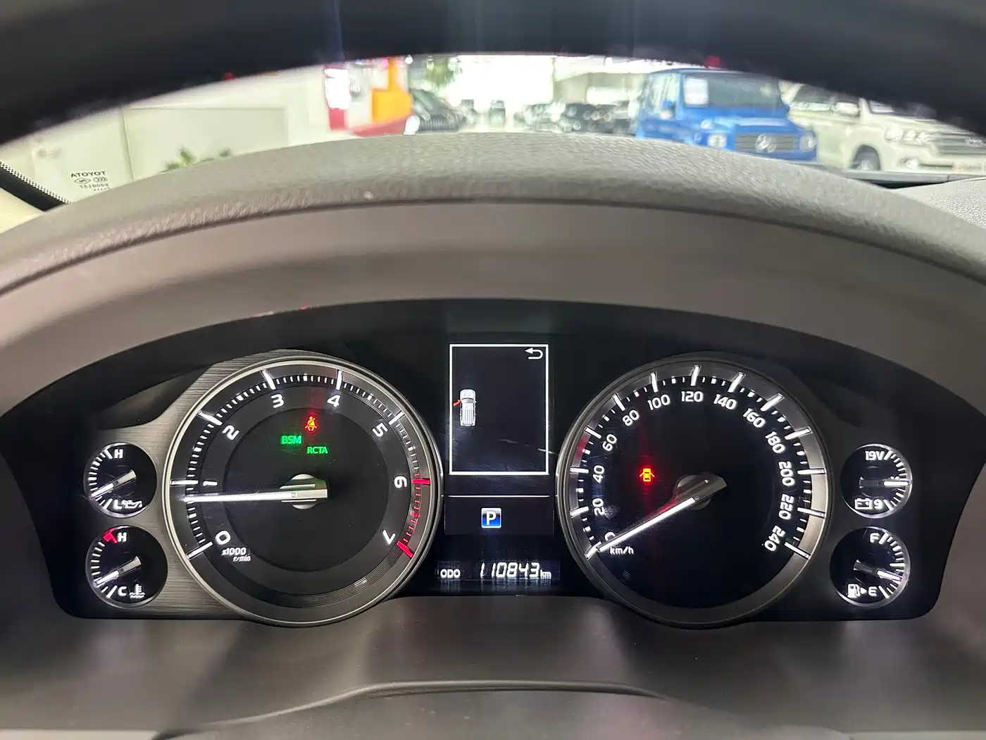 Toyota Land Cruiser 2016 4.6L Automatic VX-R фото 10