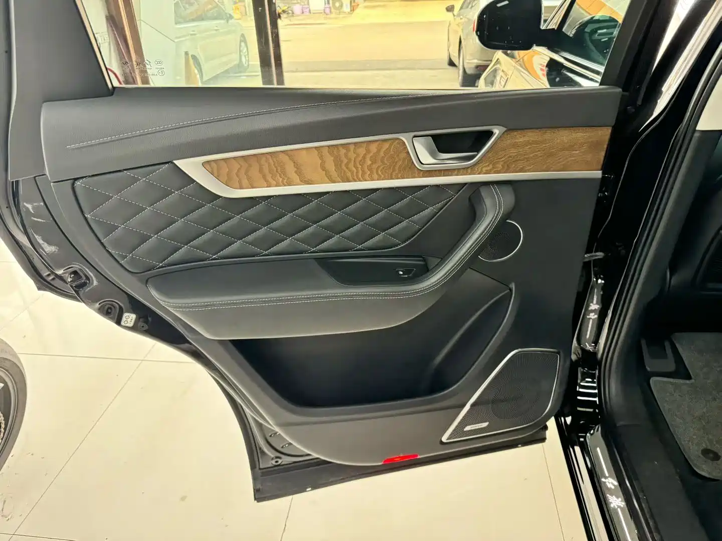 Фото 5 - Hongqi HS7