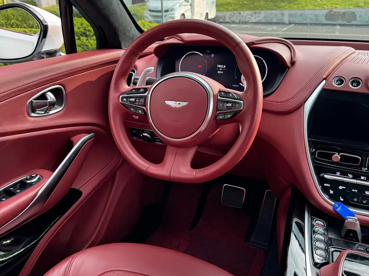 Aston Martin DBX 2022 2022 3.0T STRAIGHT-SIX