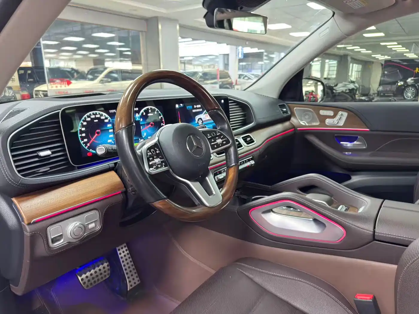 Mercedes-Benz GLS 2023 GLS 450 4MATIC Luxury Edition фото 9