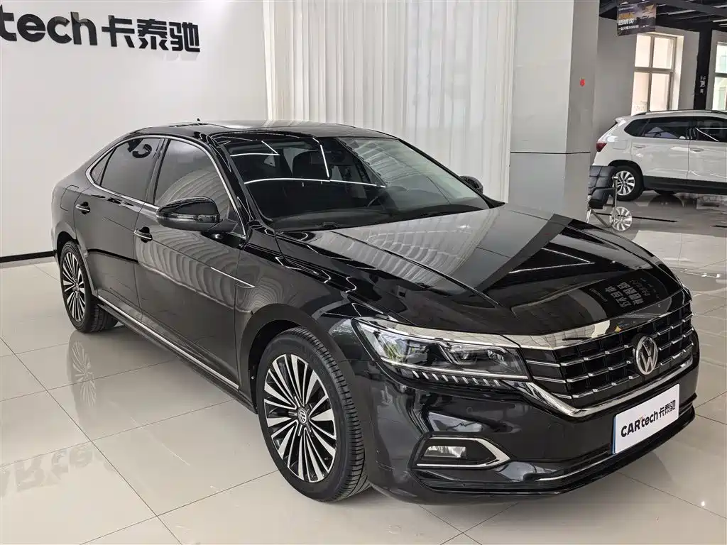 Volkswagen Passat 2019 330TSI Luxury Edition China VI фото 3