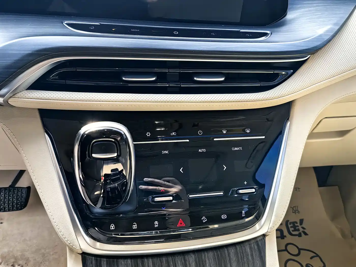 Buick GL8 2023 ES Landmaster Exclusive фото 12