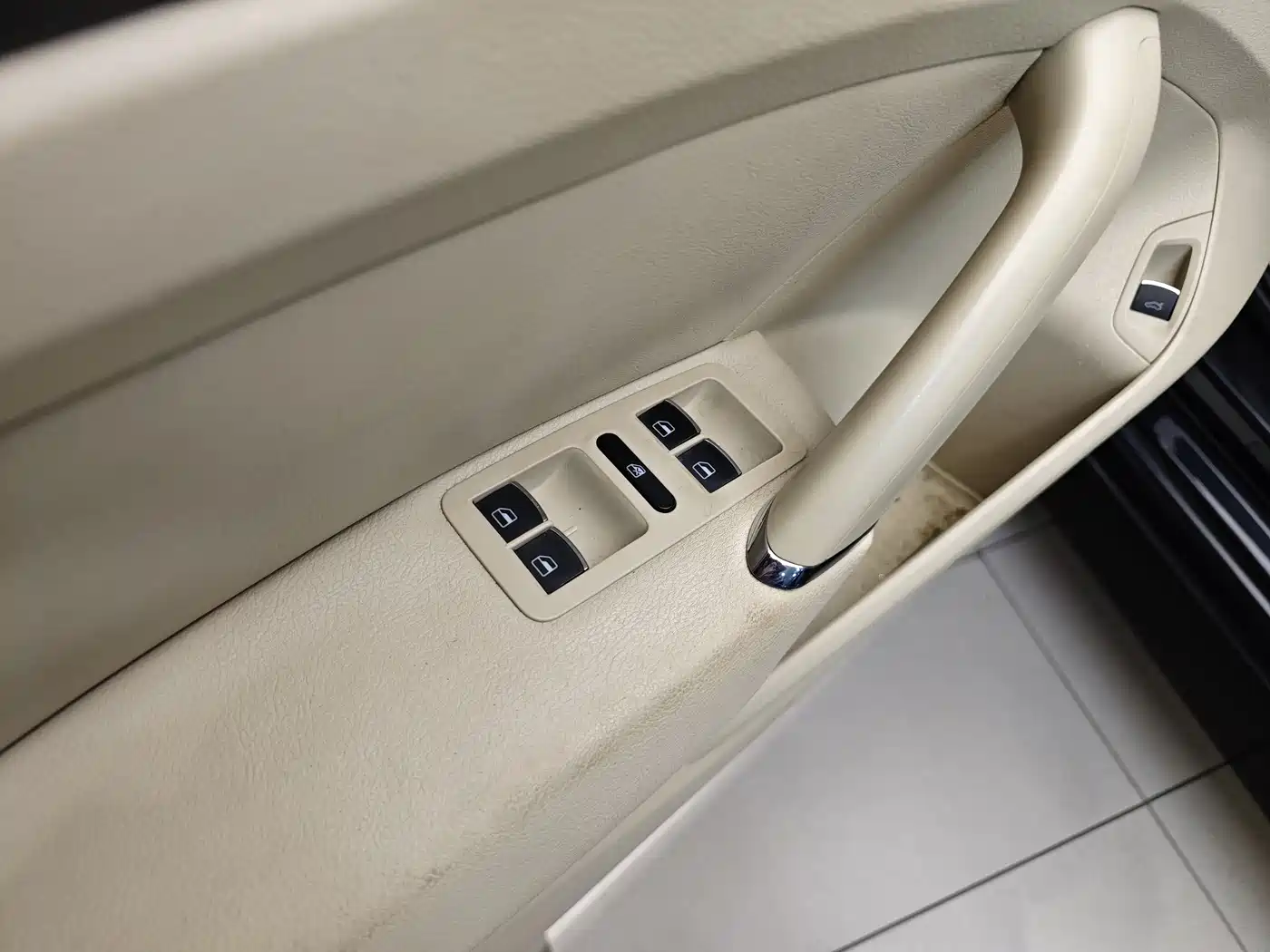 Volkswagen Passat 2015 1.8TSI DSG Prestige Edition фото 9