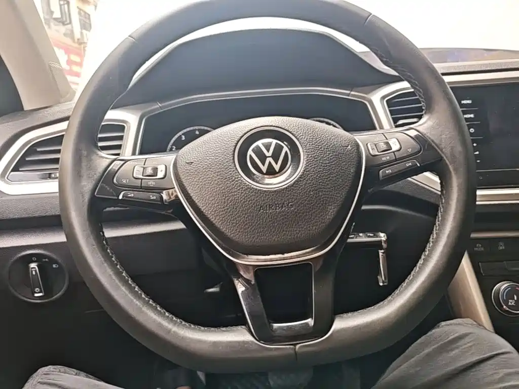Фото 11 - Volkswagen T-ROC