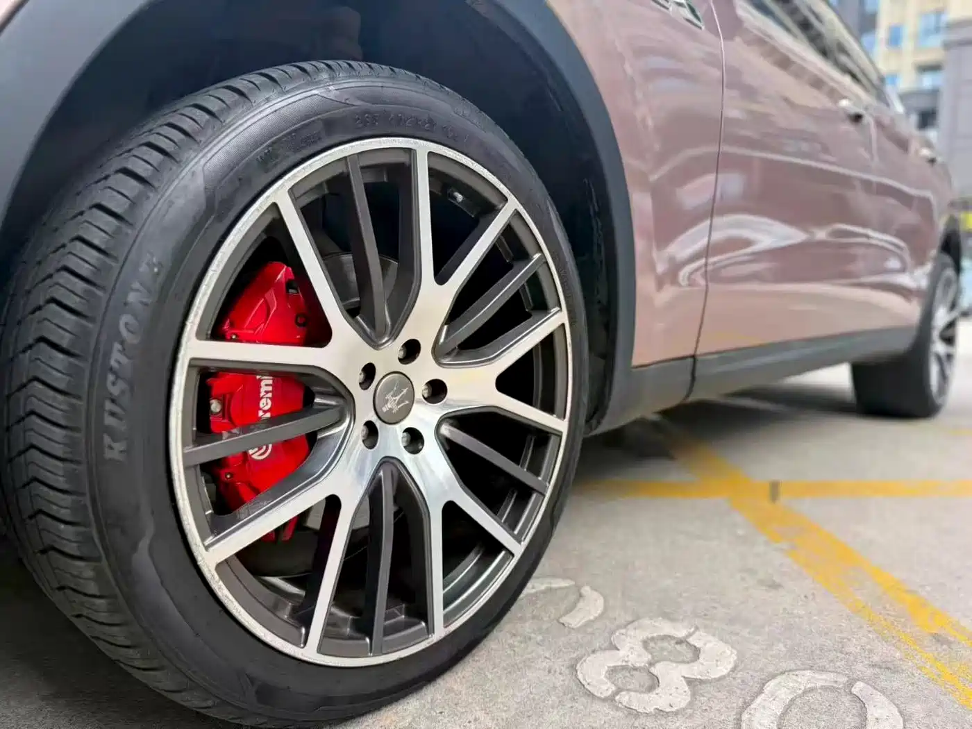 Фото 7 - Maserati Levante