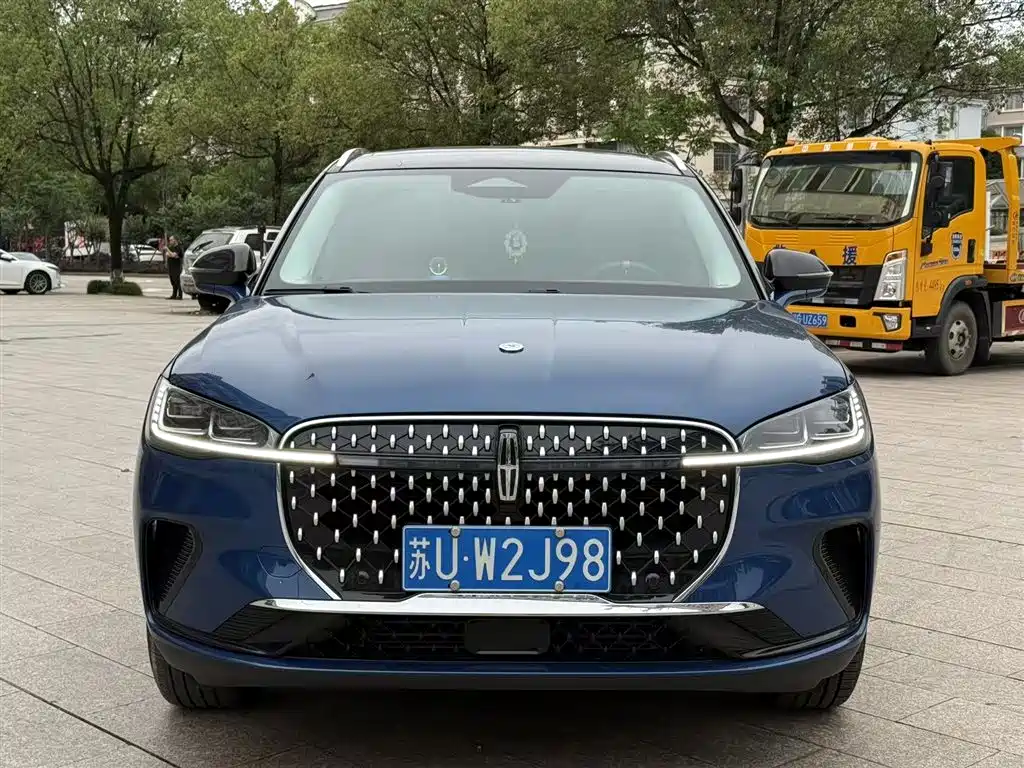LINCOLN ADVENTURER