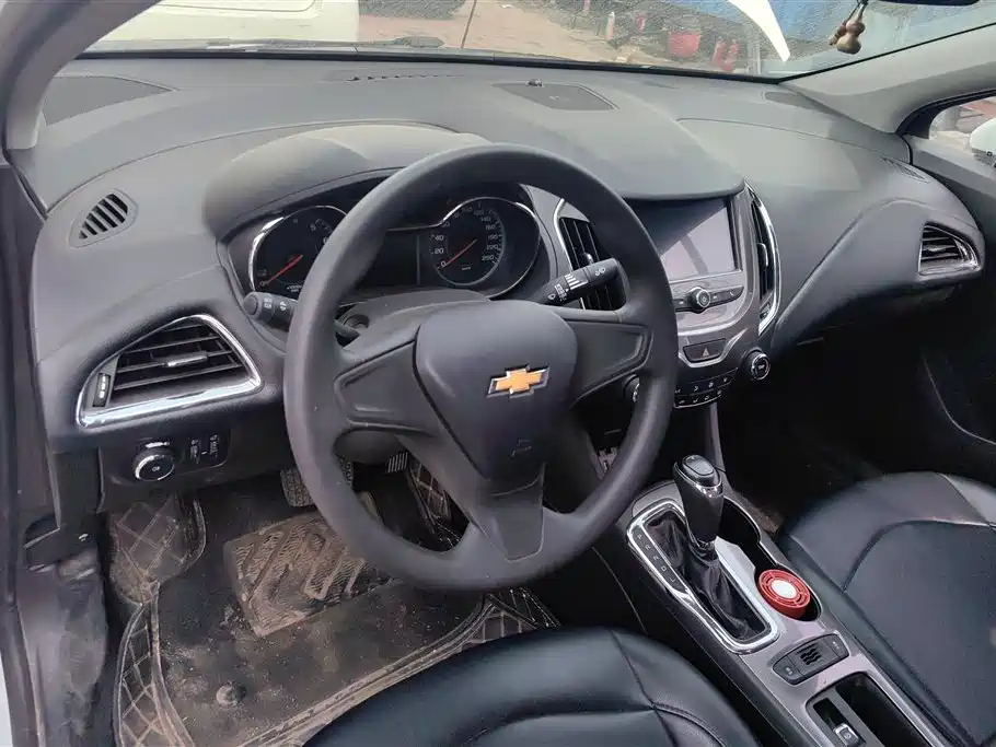 Chevrolet Cruze 2017 1.5L Automatic Pioneer Sunroof фото 12