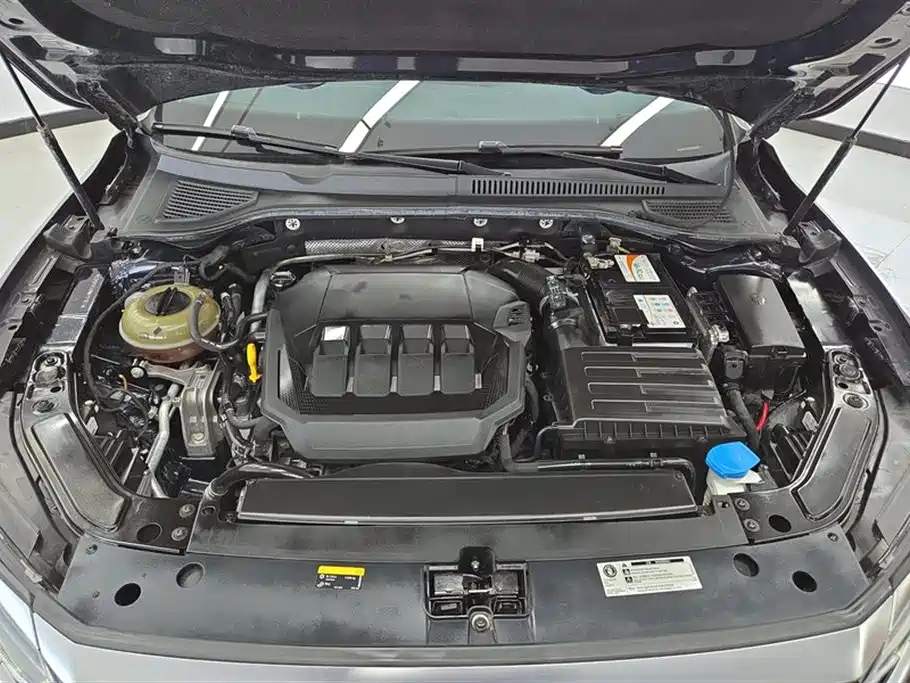 Volkswagen Passat 2022 330TSI Luxury Edition фото 10