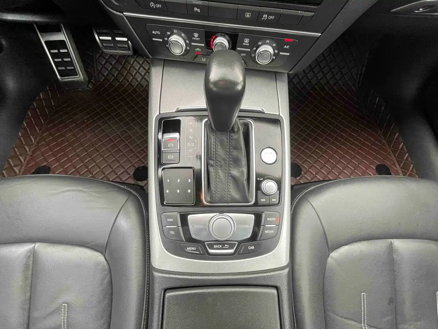 Audi A6L 2018 30th Anniversary 35 TFSI Fashion фото 17