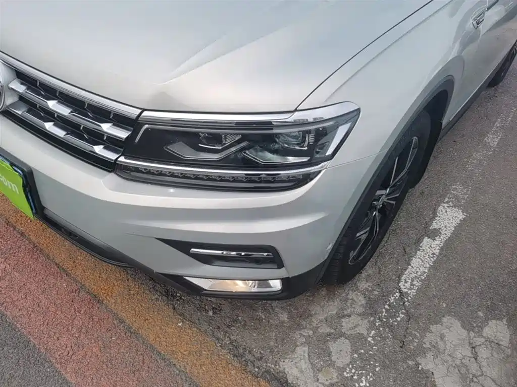Volkswagen Tiguan L 2018 380TSI Automatic AWD Flagship Edition фото 24