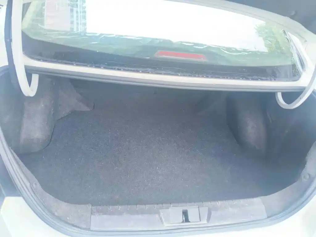 Фото 5 - Geely Emgrand