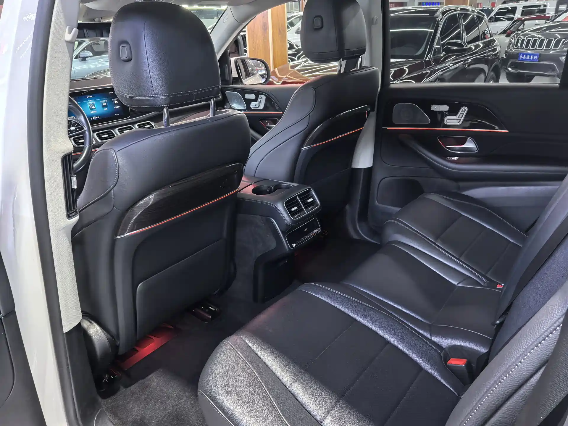 Фото 9 - Mercedes-Benz GLS