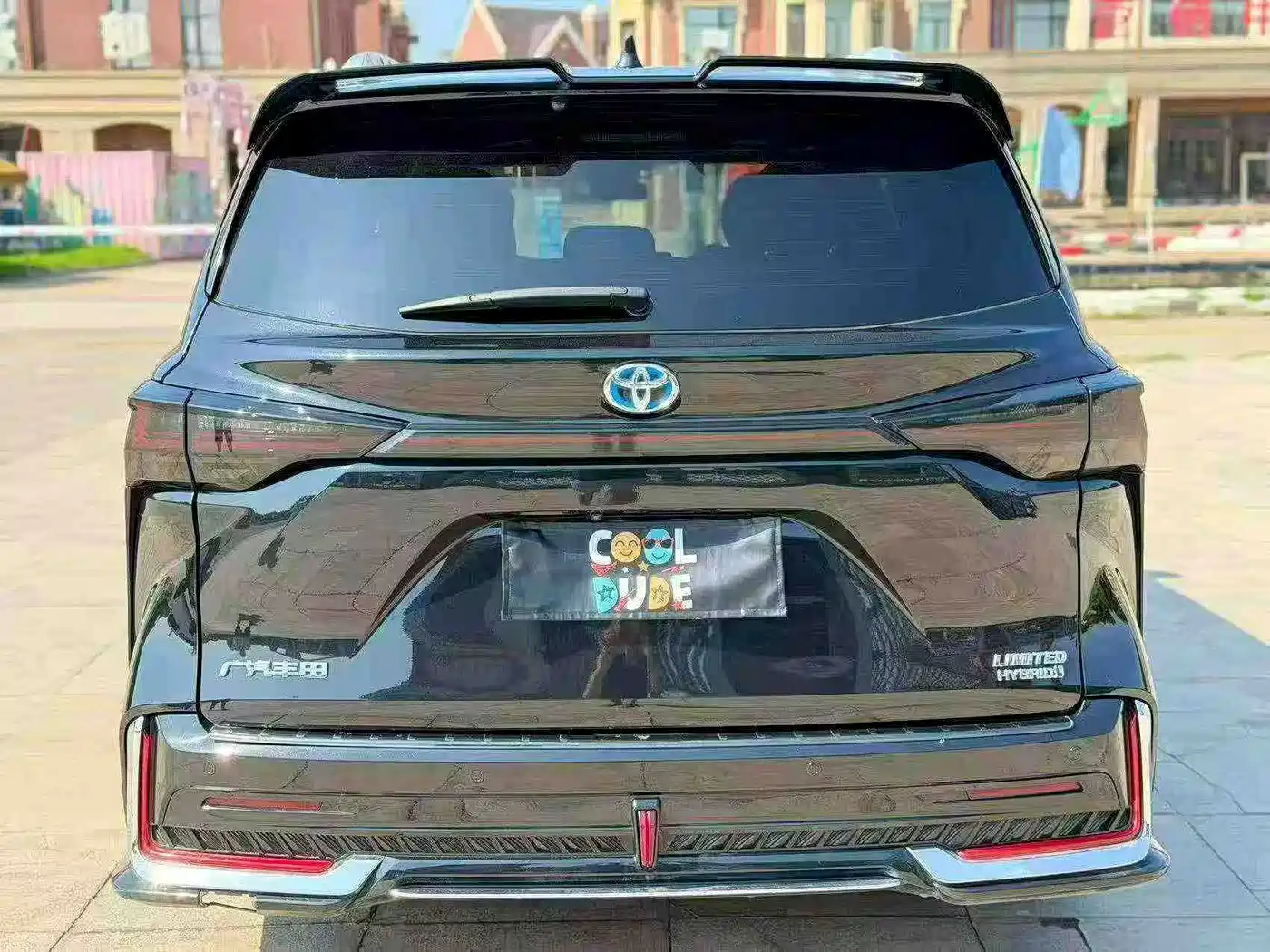Photo 8 - Toyota Sienna