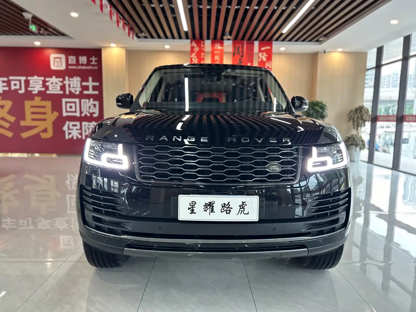 Land Rover Range Rover 2019 3.0 SC V6 Golden Age Edition фото 2