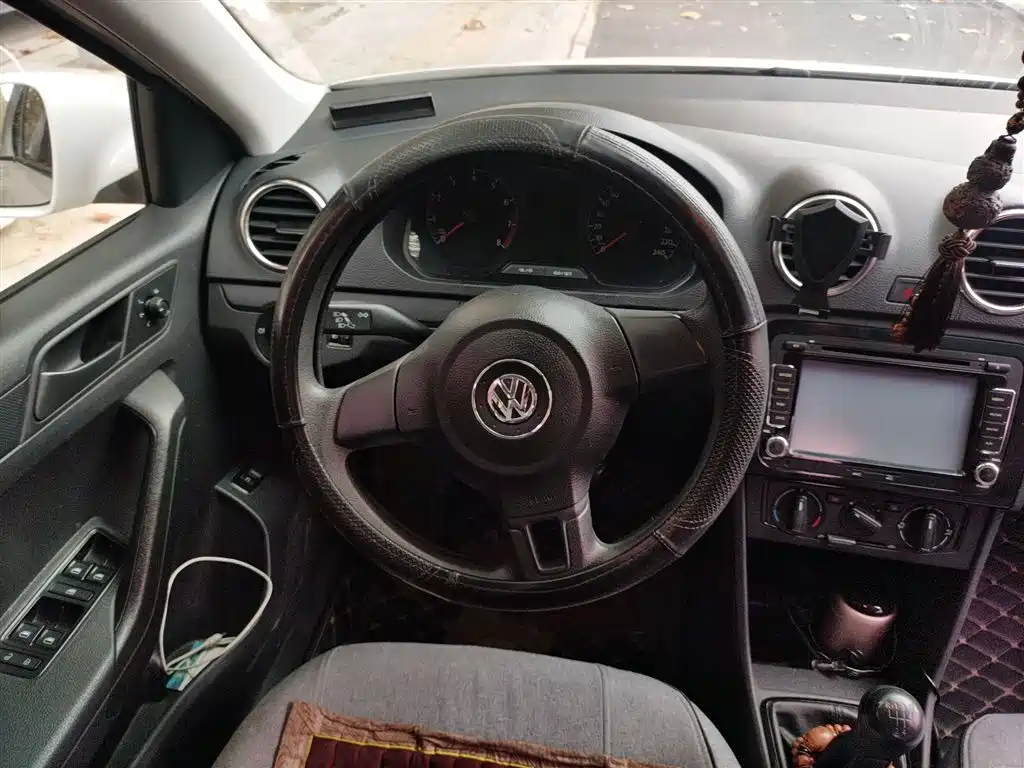 Volkswagen Jetta 2015 Quality Edition 1.4L Manual Fashion фото 3