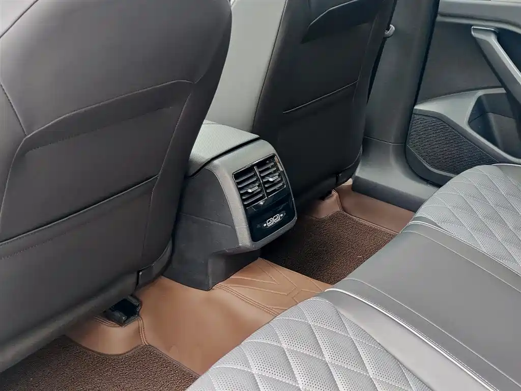 Volkswagen Sagitar 2023 Model Year 200TSI DSG Surpass Edition фото 9