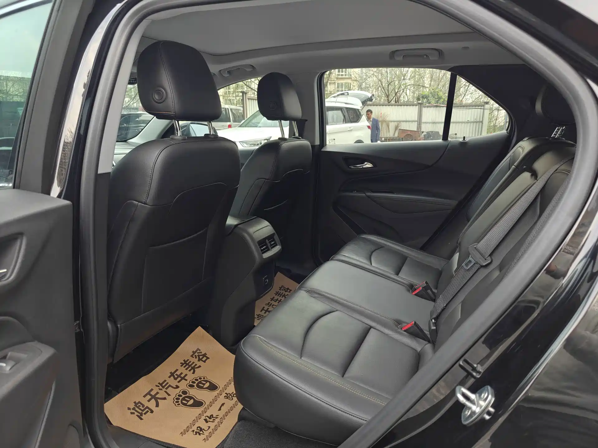 صورة 8 - Chevrolet Equinox