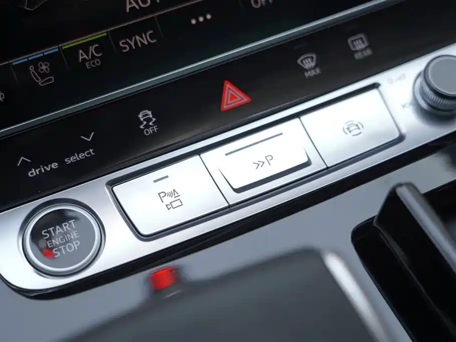 Audi Q8 2022 55 TFSI Luxury Dynamic фото 22