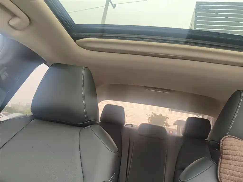 Toyota Corolla 2021 Hybrid 1.8L E-CVT Elite Edition фото 18