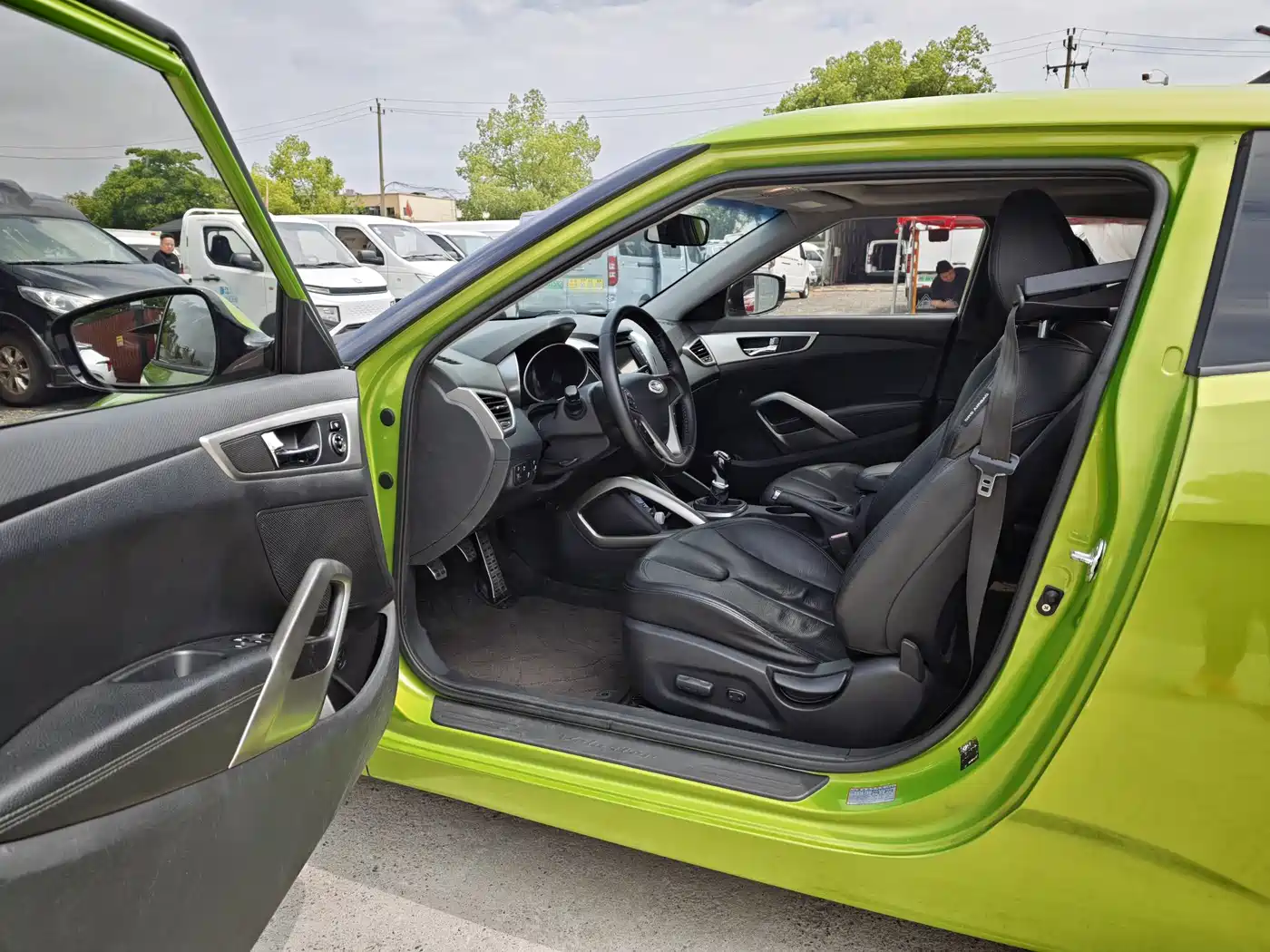 Hyundai Veloster 2011 1.6L Automatic Flagship Edition фото 5