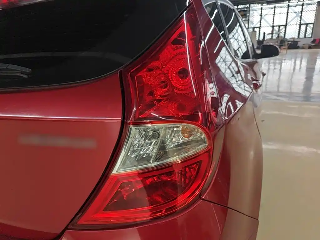 Hyundai Reina 2014 Model 1.4L Automatic GLX фото 8