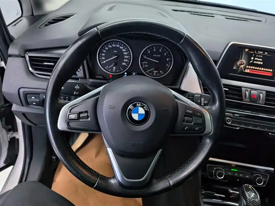 BMW 2 Series Touring 2016 218i Fashion Model фото 15