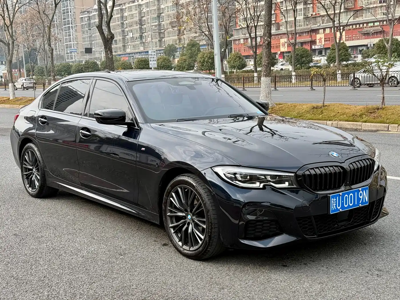 BMW 3 Series 2022 325Li M Sport Shadow Edition фото 3