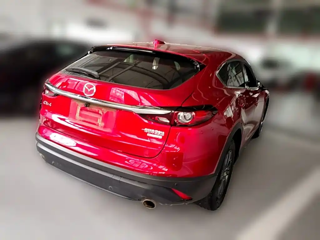 Фото 10 - Mazda CX-4