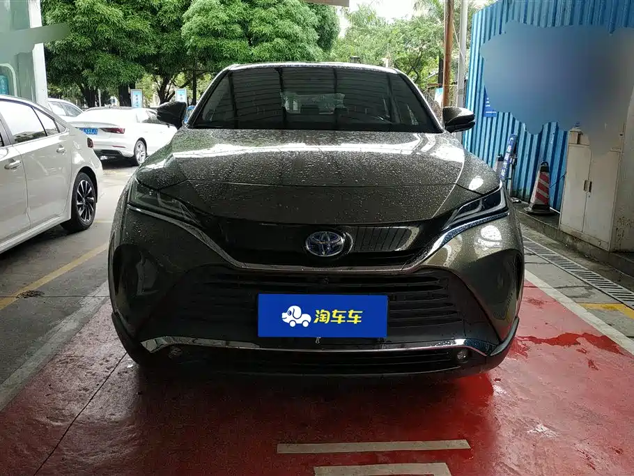 Toyota Lingfang HARRIER 2022 Hybrid 2.5L CVT 4WD Flagship Edition фото 2
