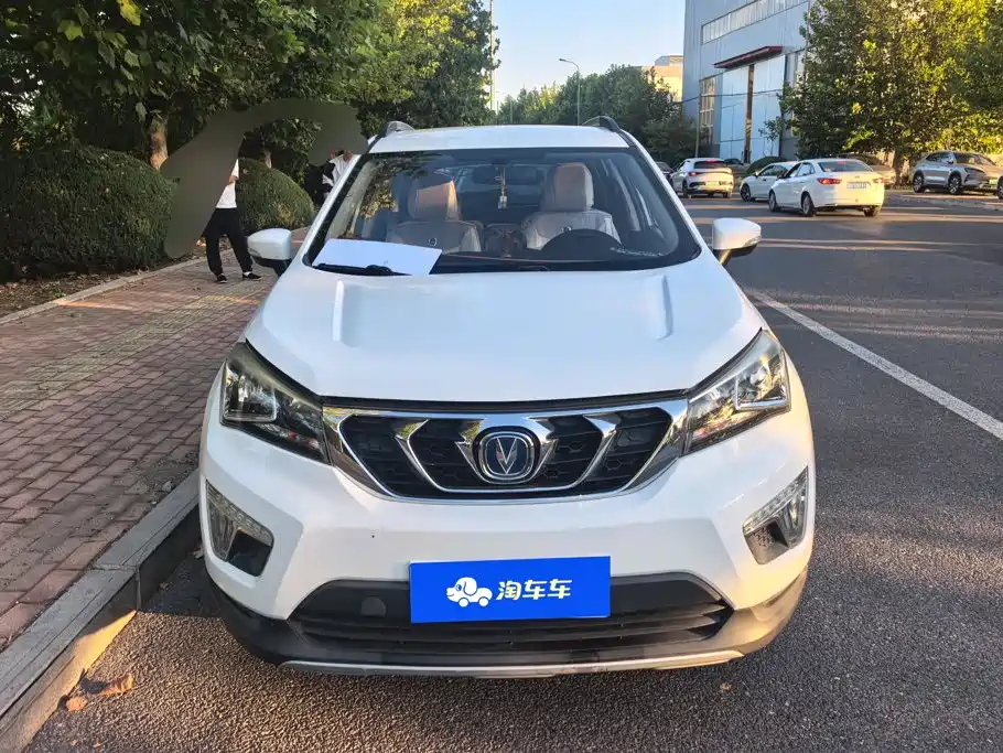 Фото 2 - Changan CS15
