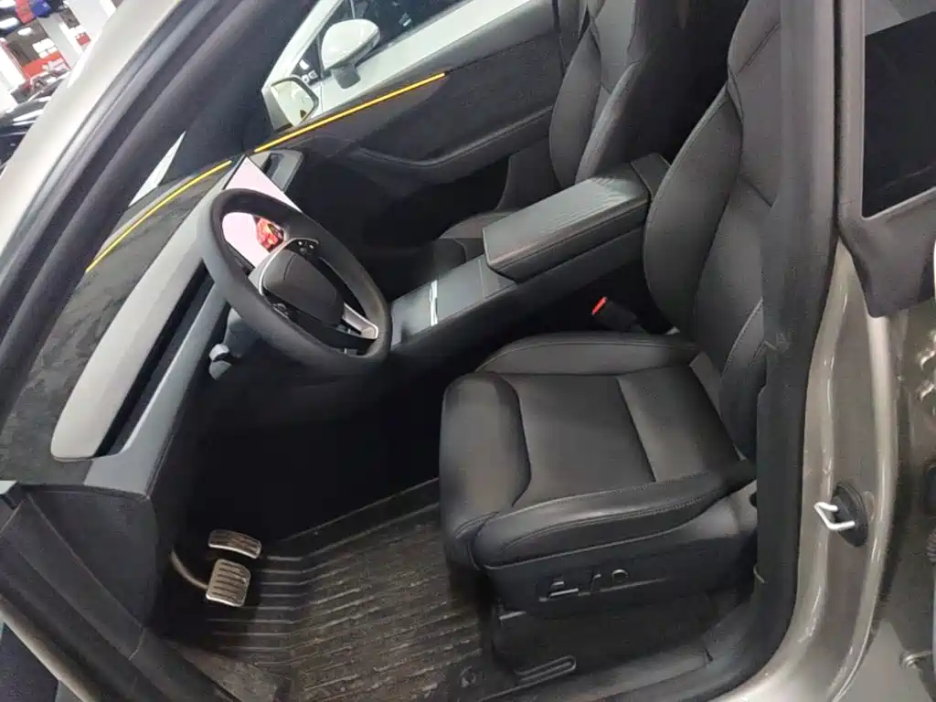 Tesla Model Y L 2025 2025 Facelift Long Range AWD