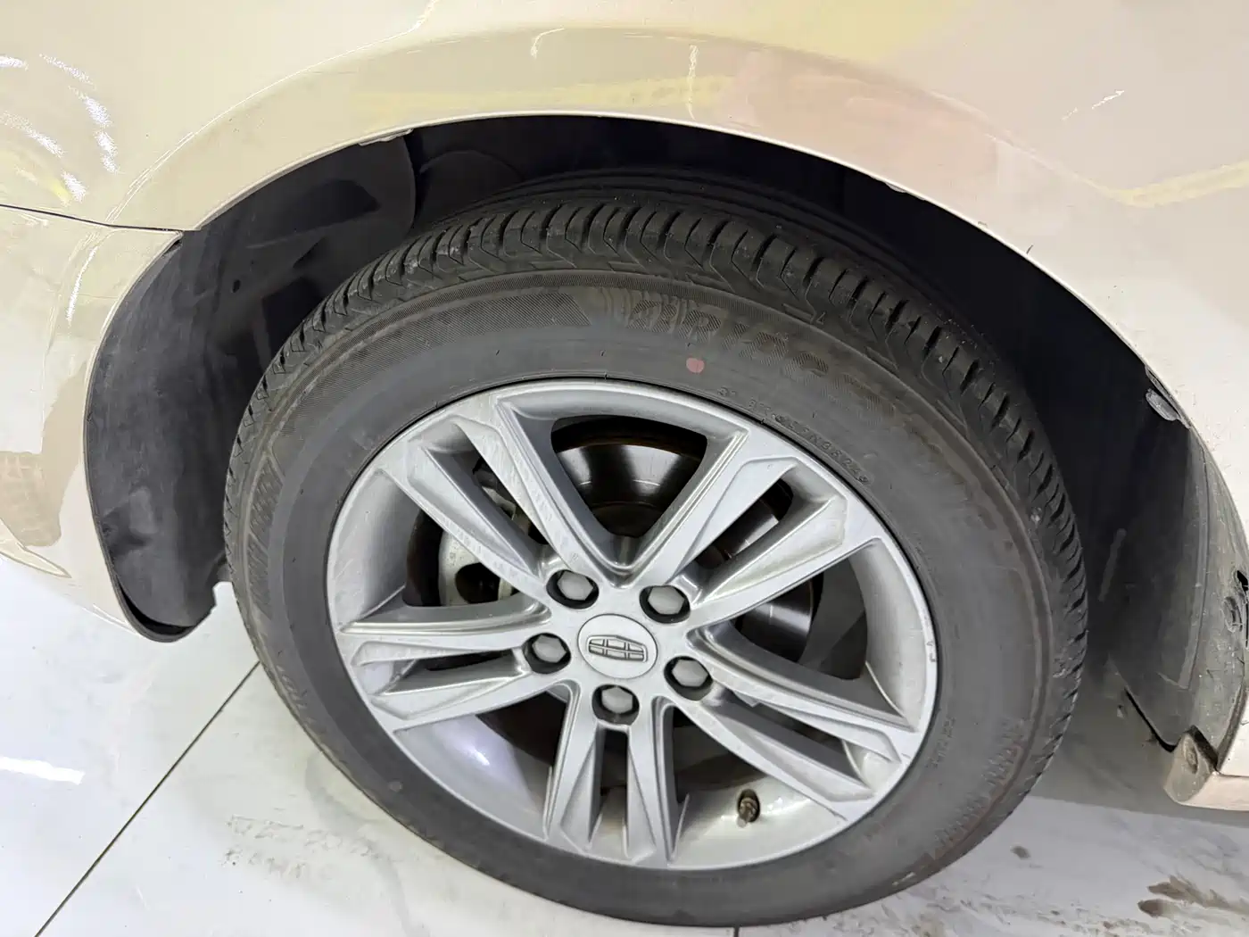 GEELY AUTOMOBILE EMGRAND